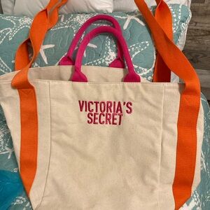 Victoria Secret Tote. New with Tag.